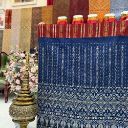 ซิ่น ไหมมัดหมี่ต่อเชิงแพรวา ขนาด 1x2เมตร ท้องผ้าสีน้ำเงินคราม หัส P2-BM-1106682