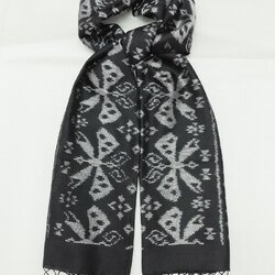 ผ้าคลุมไหล่ผ้าไหม มัดหมี่ ไหมแท้ มีชายครุย ขนาด 50x180ซม. สีดำ รหัส L4B-ST-292