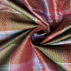 ผ้าไหมโสร่ง ไหมแท้ ยกดอกลูกแก้ว สีน้ำตาลสลับคละสี ขายตามความยาวเมตร รหัส R1B-76-P4278