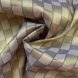 ผ้าไหมลายเกล็ดเต่า ไหมแท้ สีเหลือง ขายตามความยาวหลา รหัส R1D-76-P4495