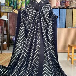 ผ้าไหมลายพิเศษ มัดหมี่ประยุกต์ ไหมแท้ สีกรมเกือบดำ เลือกตามขนาด รหัส MMFZ-116-1113682