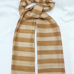 ผ้าคลุมไหล่ผ้าไหม ไหมแท้ ทอลายมัดหมี่ เนื้อหยาบนุ่ม ขนาด 67x180 สีน้ำตาลครีม รหัส ZM-ST-071