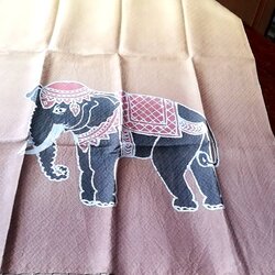 ผ้าคลุมไหล่ไหม ลูกแก้ว บาติก ขนาด 60x180ซม. พิมพ์ลายบาติกเขียนเทียน พื้นม่วงครีม รหัส ZYE-NY-061167091