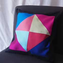 หมอนผ้าไหมพิมพ์ลาย ถอดปลอกได้ ขนาด 40x40ซม.คละสี รหัส GL-G-CT-102929