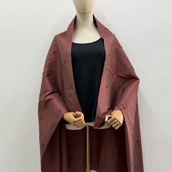 ผ้าพันคอ ลายแฟนซี ไหมแท้ แต่งลายโบว์ สีแดงอมชมพู ขนาด1เมตรx1.45เมตร รหัส MC-CT-ME-0825681