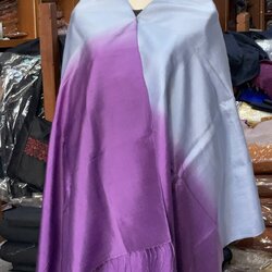 ผ้าคลุมไหล่ผ้าไหม สไลด์สี เนื้อเรียบ ขนาด 60x200ซม. สีเทา-สีม่วง รหัส ZYE-AA-1114681