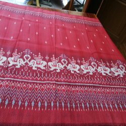 ซิ่น ผ้าไหม ลูกแก้ว มัดหมี่ ไหมแท้ 6ตะกอ ขนาด 1x2เมตร ลายเชิงช้าง พื้นแดง รหัส L9A-NY1106652