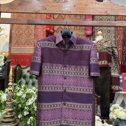 เสื้อสูทไหมแพรวา แขนสั้น พื้นสีม่วง เลือกตามไซส์ รหัส DR-BM-030867151718