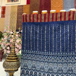 ซิ่น ไหมมัดหมี่ต่อเชิงแพรวา ขนาด 1x2เมตร ท้องผ้าสีน้ำเงินคราม หัส P2-BM-1106685