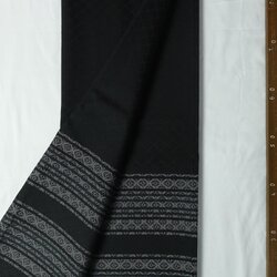 ซิ่น ผ้าไหมแท้ ยกดอกมีเชิง ขนาด 1x2หลา สีดำ รหัส B7-NY-01246886