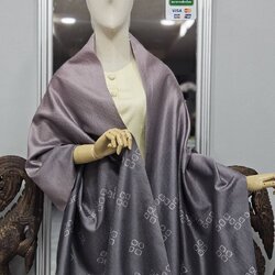 ผ้าคลุมไหล่ไหม ยกดอก มัดย้อม ไล่เฉดสี ขนาด 65x200ซม.สีม่วงอ่อน-สีเทา รหัส ZYE-ME-1210681