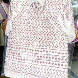 เสื้อซาฟารี คอปก ผ้าไหม พิมพ์ลาย เนื้อเรียบ ลายขอ ไซส์ XL รอบอก45 สีครีมเบจ น้ำตาลแดง รหัส DS-ST0920662