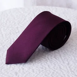 เนคไทผ้าไหมสีพื้น เนื้อเรียบ ขนาดกว้าง 2.5นิ้ว สีแดงเปลือกมังคุด รหัส NA-CT-102861