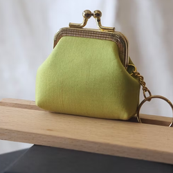 กระเป๋าสตางค์ ใส่เหรียญ ขนาด 7x7x2.5cm. สีเขียวอมเหลือง GL-CT-103465