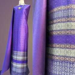 (ผ้าชุด)ไหมยกใหญ่ลำพูน (สีพื้น 2เมตร+ลาย 2.4เมตร) สีม่วง รหัส N90-AA-12176617131