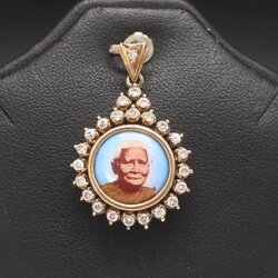 PD25063 จี้ล็อคเก็ตหลวงปู่แหวน ล้อมเพชรแท้ 0.47 กะรัต ตัวเรือนปาหะ นน.รวม 6.4 กรัม