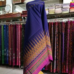 ซิ่น ผ้าไหมมัดหมี่ ไหมแท้ 3ตะกอ ขนาด 1x2เมตร ลายทางด่วน เชิงล่าง สีน้้ำเงิน รหัส R2Q-NY-0130679