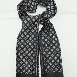 ผ้าคลุมไหล่ผ้าไหม มัดหมี่ ไหมแท้ มีชายครุย ขนาด 50x180ซม. สีดำ รหัส L4B-ST-287