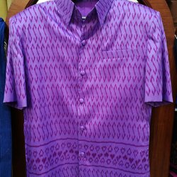 เสื้อซาฟารี คอปก ผ้าไหม พิมพ์ลาย เนื้อเรียบ ลายขอ ไซส์ L รอบอก 44 สีม่วง รหัส DS-NY-0109672