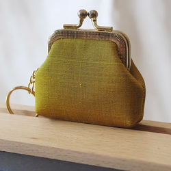 กระเป๋าสตางค์ ใส่เหรียญ ขนาด 7x7x2.5cm. สีเขียวอมเหลือง GL-CT-103475