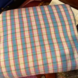 ผ้าไหมลายสก็อต เนื้อเรียบนุ่ม ขายตามความยาวหลา สีคละสี รหัส A9-AA100566172010