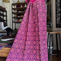 ซิ่น พระตะบอง ไหมบ้านสาวมือ สีธรรมชาติ ขนาด 115x150ซม สีชมพูอมม่วง รหัส N9-SIL-A24