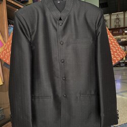 เสื้อสูท ซาฟารี คอพระราชทาน สีดำสนิท ลายดอกเม็ดพริกไทย Size M รหัส DM-ST0110661