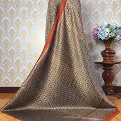 ซิ่น ผ้าไหมมัดหมี่ ยกดอก 6ตะกอ ขนาด1x2เมตร พื้นสีน้ำตาล รหัส L9A-KN-06186812