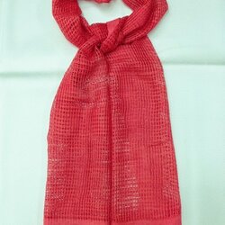 ผ้าคลุมไหล่ไหม ถักลายรังผึ้ง ไหมแท้ สีพื้น ขนาด 40x200cซม. สีชมพูสด รหัส ZV-001