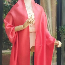 ผ้าคลุมไหล่ไหม ยกดอก มัดย้อม ไล่เฉดสี ขนาด 65x200ซม.สีแดง รหัส ZYE-TT-0109661