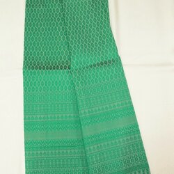 ซิ่น ผ้าไหมยกสุรินทร์ ไหมแท้ 32ตะกอ ขนาด 1x2เมตร พื้นสีเขียวมิ้น รหัส N11-420