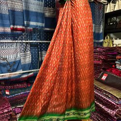 ซิ่น ไหมมัดหมี่ ผ้าปาโตล่า ขนาด 116x210ซม. พื้นสีส้มเชิงเขียว รหัส N9-SIL-051768A5