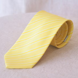 เนคไทผ้าไหมลายริ้ว ขนาดกว้าง 8เซนติเมตร สีเหลือง รหัส NE-CT-103243