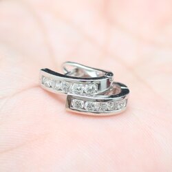 ER25271 ต่างหูเพชรแถวห่วง เพชรแท้ 10 เม็ด 0.50 กะรัต ทองแท้ 18k นน.รวม 3.4 กรัม