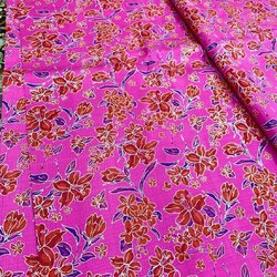 ผ้าไหมพิมพ์ลาย เนื้อเรียบ ขายตามความยาวหลา เฉดสีชมพู รหัส A4-0029
