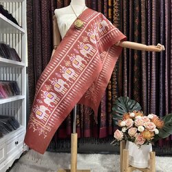 ผ้าพันคอไหม ผ้าไหมทอยกดอก 5ตะกอ ขนาด 35x190ซม.ลายช้าง มีหน้านางชายครุย พื้นสีชมพูโอรส L4E-PS-042467173718