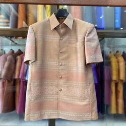 เสื้อสูทไหมแพรวา แขนสั้น พื้นสีครีม ไซส์ M รหัส DR-BM-121566094413