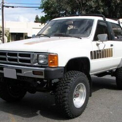 CD คู่มือซ่อม และ WIRING DIAGRAM TOYOTA 4RUNNER ปี 1985