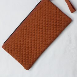 ซองมือถือ สำหรับพระสงฆ์ ไหมแท้ สีราชเข้ม รหัส NY-01276814