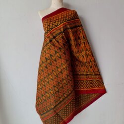 ซิ่น ผ้าไหมมัดหมี่ 3ตะกอ ขนาด 1x2เมตร ลายดอกมะเขือ พื้นสีแดง รหัส R2Q-119-0423681419