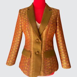 สูทหญิงแขนยาว ตัดเย็บจากผ้าไหมมัดหมี่เนื้อเรียบ ไหมแท้ 100% | ตัดเย็บตามรูปร่าง | เลือกผ้า ส่งไซส์ได้