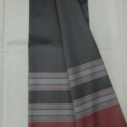 ซิ่น ผ้าไหม ยกดอกมีเชิง ไหมแท้ ขนาด 1x2หลา สีดำ รหัส B7-ST-B7175