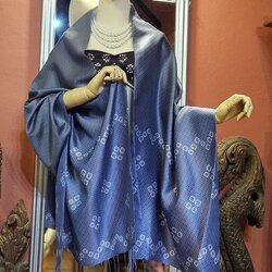 ผ้าคลุมไหล่ไหม ยกดอก มัดย้อม ไล่เฉดสี ขนาด 65x200ซม. สีเทาเข้ม สีน้ำเงินเทา รหัส ZYE-TT-0321671908