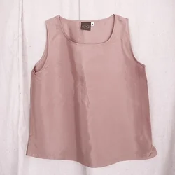 เสื้อแขนกุดไหมแท้ เฉดสีน้ำตาลแดง รหัส TOP027