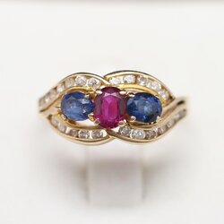 RG250115 แหวนทับทิมบ่าข้างไพลิน ล้อมเพชรแท้ 24 เม็ด 0.20 กะรัต ทองแท้ 14k นน. 2.7 กรัม ขนาดแหวน 52