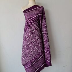 ซิ่น ผ้าไหมมัดหมี่ 3ตะกอ ขนาด 1x2เมตร ลายดอกมะเขือ พื้นสีม่วง รหัส R2Q-119-MM3F15
