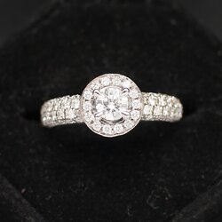 RG250256 แหวนเพชรล้อมเพชร Jubilee เพชรเม็ดกลาง 0.32 กะรัต เพชรล้อม 1.10 กะรัต เพชรรวม 1.42 กะรัต ทองแท้ 18k ขาว นน.รวม 4 กรัม ขนาดแหวน 52