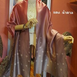 พรีออเดอร์ 3-7วัน ผ้าคลุมไหล่ไหม ยกดอก มัดย้อม ไล่เฉดสี ขนาด 65x200ซม. สีแดง สีน้ำตาล รหัส ZYE-TT0625660946