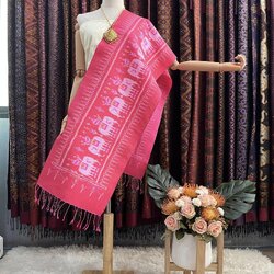 ผ้าพันคอไหม ผ้าไหมทอยกดอก 5ตะกอ ขนาด 35x190ซม.ลายช้าง มีหน้านางชายครุย พื้นสีชมพู L4E-PS-042467173714