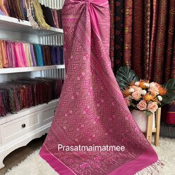 ซิ่น ผ้าไหมมัดหมี่ 5ตะกอ ขนาด 1x2เมตร มีหน้านางชายครุย พื้นสีชมพู รหัส L9A-PS-05076830